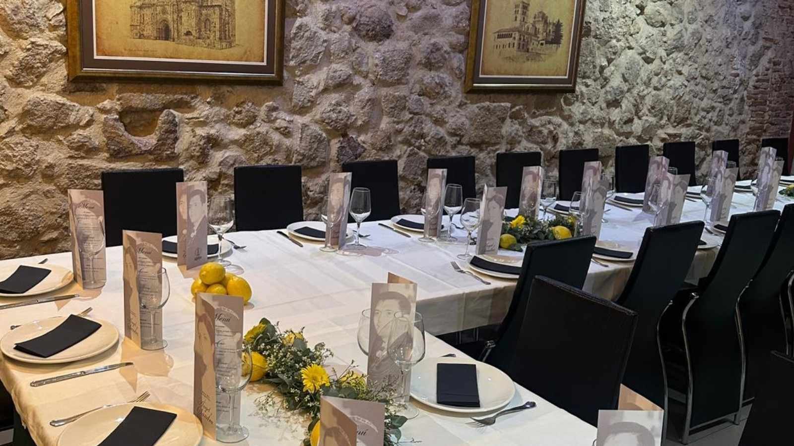 Comedor del Restaurante Ágape preparado para grupos en Zamora